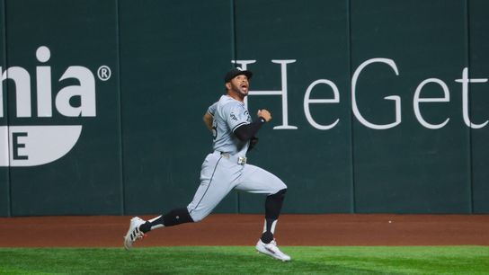 Phillies Trade Veteran Outfielder To White Sox (featured)