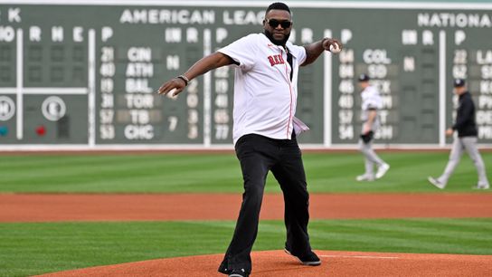 Red Sox Legend David Ortiz Trolls Yankees At Noah Kahan's Fenway Park Concert (featured)