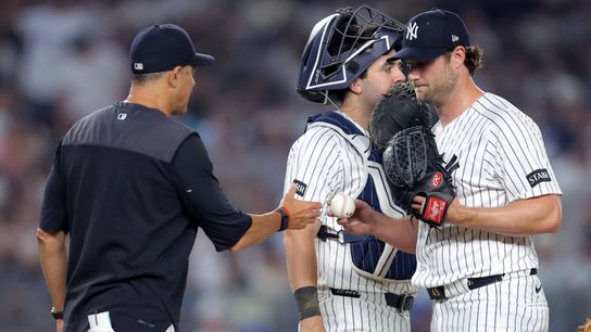 Yankees' Aaron Boone Wears Blame For Loss To Dodgers (featured)
