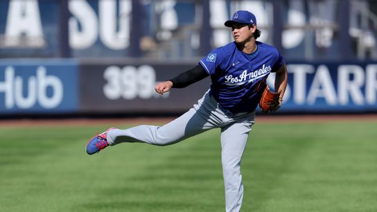 Dodgers' Dave Roberts Reveals Plan For Shohei Ohtani (featured)