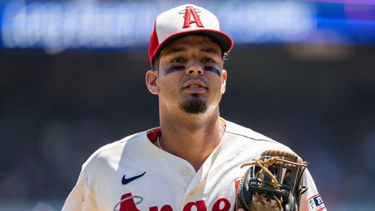 Ex-Red Sox Infielder Disses Red Sox Evaluators For Not Believing In Him (featured)