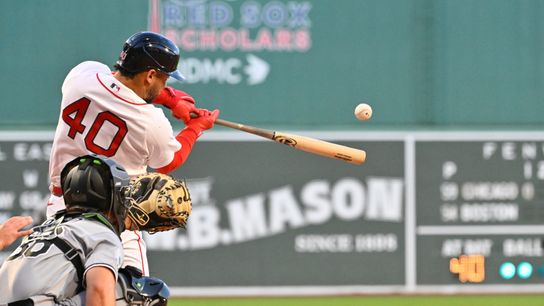 Willson Contreras Downplays Altercation With Fan In 10th Inning Of Red Sox's Loss (featured)