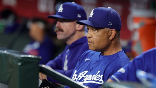 Dave Roberts Gets Brutally Honest About Dodgers Offense After Dropping Pivotal Game To Brewers (featured)