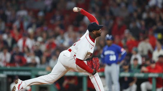 Red Sox Monitoring Injury For Aroldis Chapman As Postseason Nears (featured)