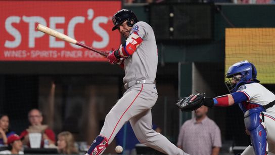 Red Sox's Willson Contreras Comments On Injury After X-Rays Show No Fracture (featured)