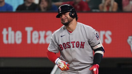 Red Sox's Willson Contreras Gets Honest About Injury With Postseason Status In Doubt (featured)