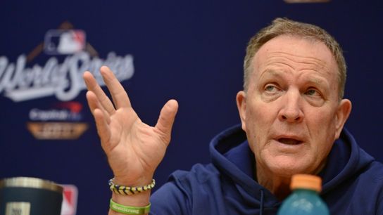 Brewers' Pat Murphy Shares Heartwarming Reason For Bringing Kids To Postgame Press Conferences (featured)