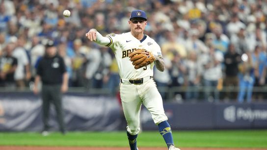 Brewers' Third Base Coach Sends Joey Ortiz Message After Brutal Error In World Series (featured)