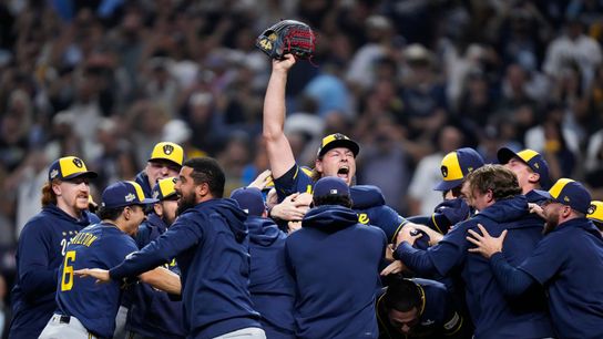 Brewers Steamroll Rays, Win First World Series Title (featured)