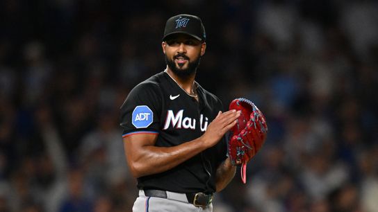 Marlins Pick Up Club Option On Former Cy Young Winner (featured)