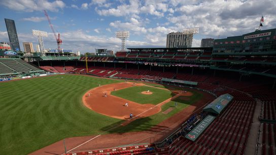 Red Sox Open to Viral MLB Craze Coming to Fenway Park (featured)